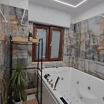 Luxury House לינה וארוחת בוקר