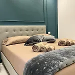 לינה וארוחת בוקר Luxury House בארי