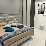 לינה וארוחת בוקר Luxury House בארי
