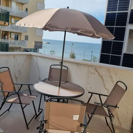 Luxury House 3* Барі