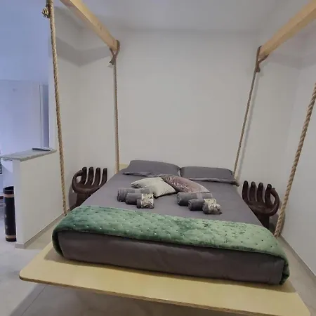 Luxury House Барі