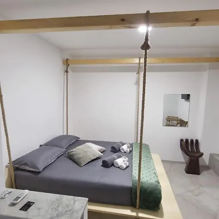 Luxury House Bed & Breakfast Bari