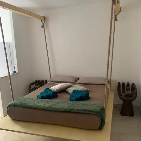 Luxury House 4* Барі