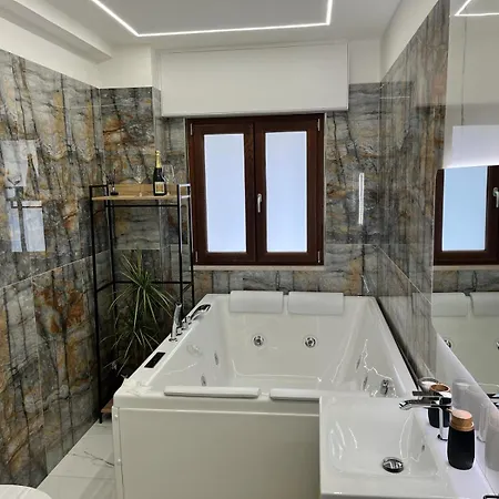 Luxury House Барі