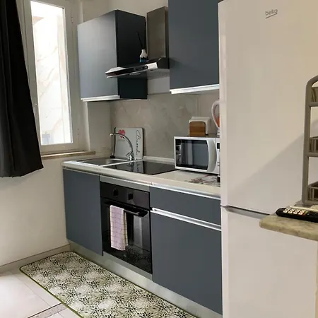 Luxury House 3* Барі