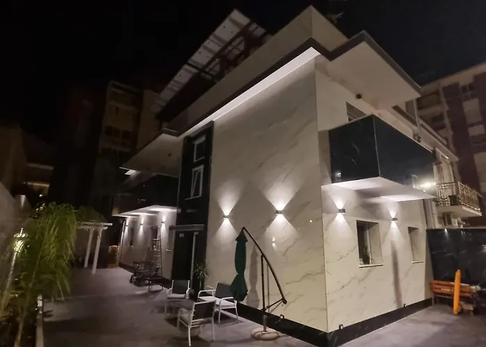 Luxury House Alojamento de Acomodação e Pequeno-almoço 4*